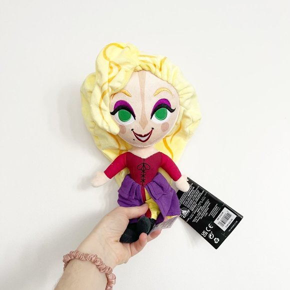 ✨ NWT Disney Hocus Pocus Sarah Sanderson Plush | Disney - Picture 2 of 4